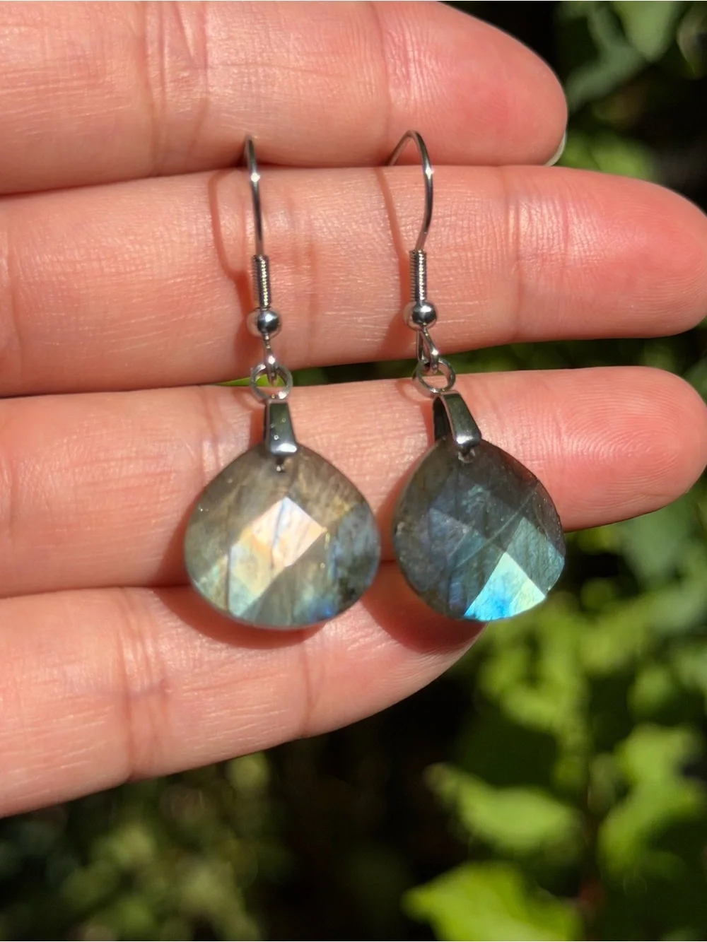 Stainless steel flashy faceted labradorite earrings 2032